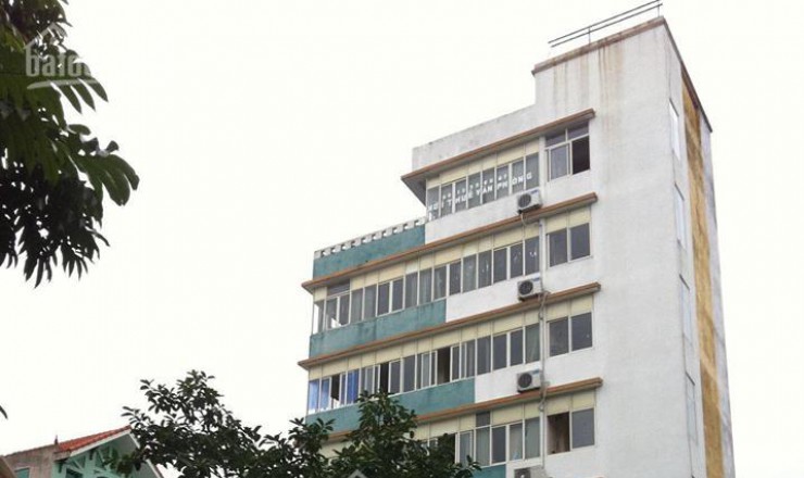 Cho thuê tòa nhà văn phòng 7 tầng gần ngã tư Nguyễn Trãi - Hạc Thành.